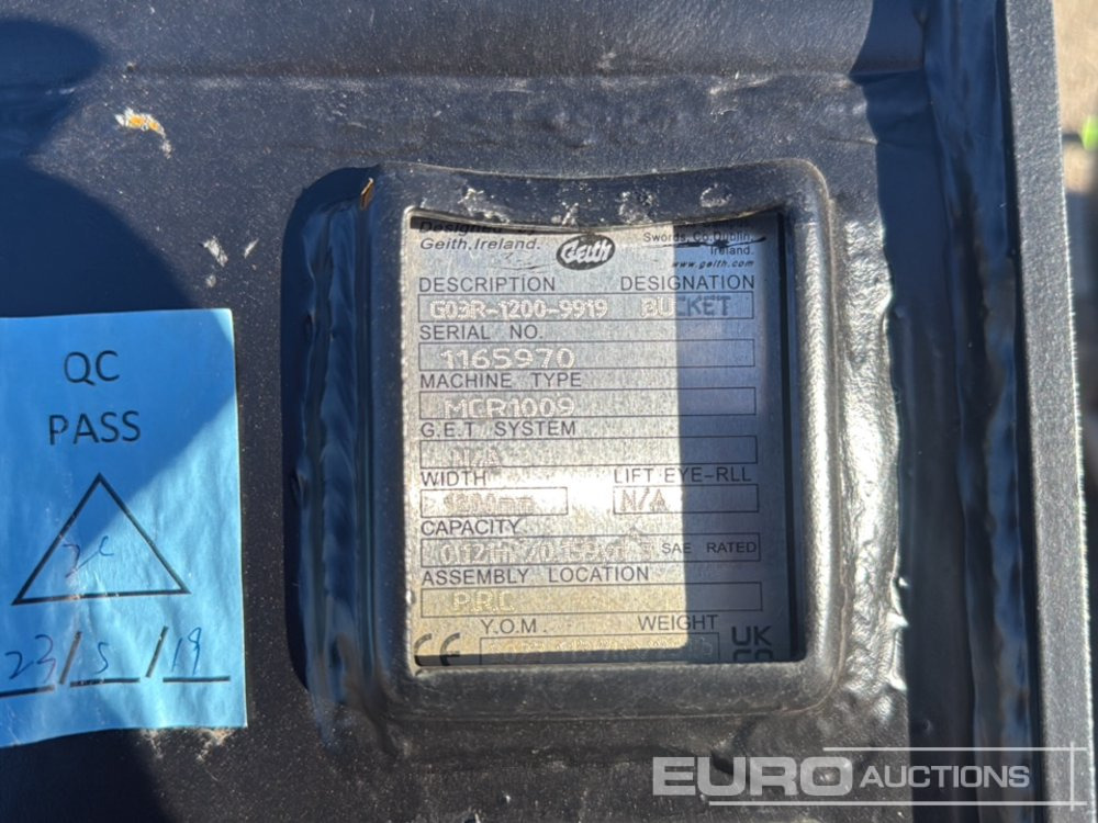 Geith Bucket G03R-1200-9919 to Suit MCR1009 (S/Ns 1165970, 1165957) (2 of) - Bucket: picture 5 Geith Bucket G03R-1200-9919 to Suit MCR1009 (S/Ns 1165970, 1165957) (2 of) - Bucket: picture 5