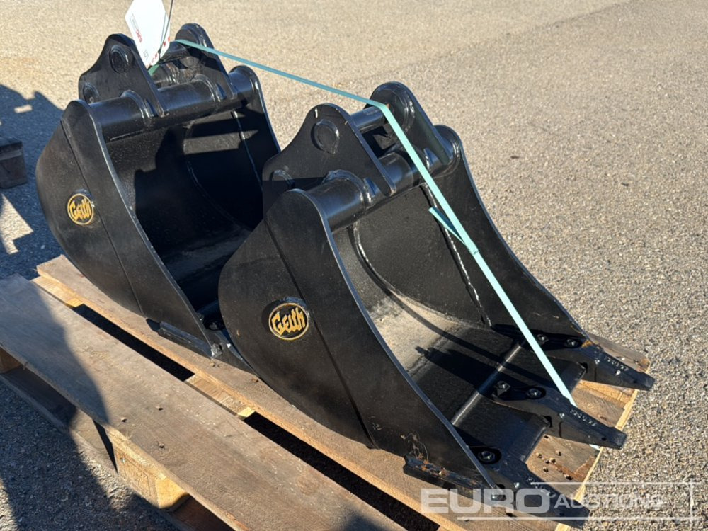 Geith Bucket H03-0450-11404 to Suit MCR1009 (S/Ns 1175044, 1175046) (2 of) - Bucket: picture 1 Geith Bucket H03-0450-11404 to Suit MCR1009 (S/Ns 1175044, 1175046) (2 of) - Bucket: picture 1