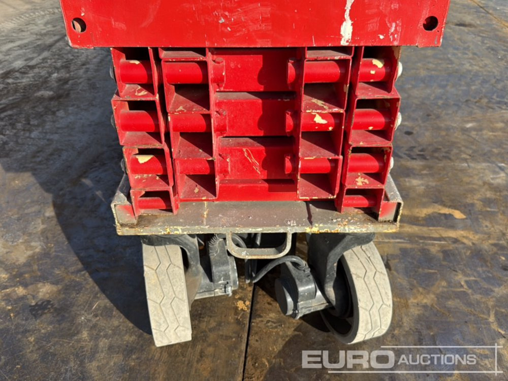 Scissor lift JLG 2630ES: picture 14