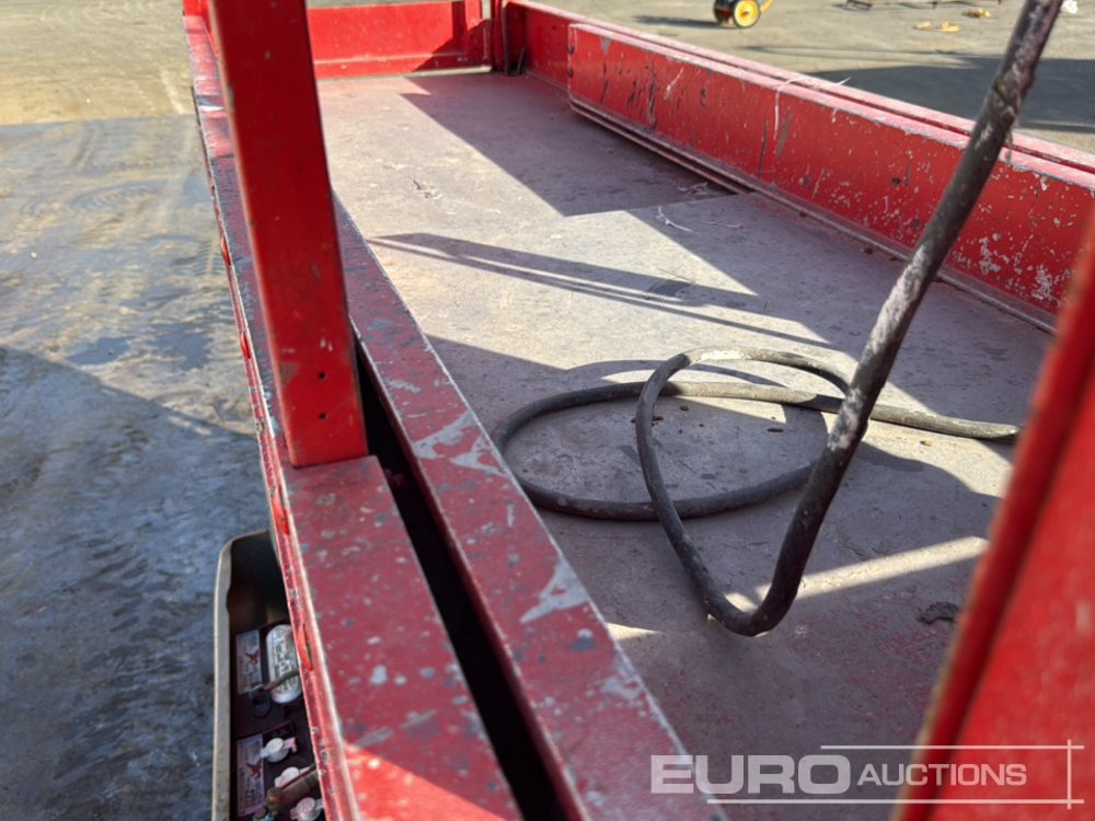 Scissor lift JLG 2630ES: picture 16