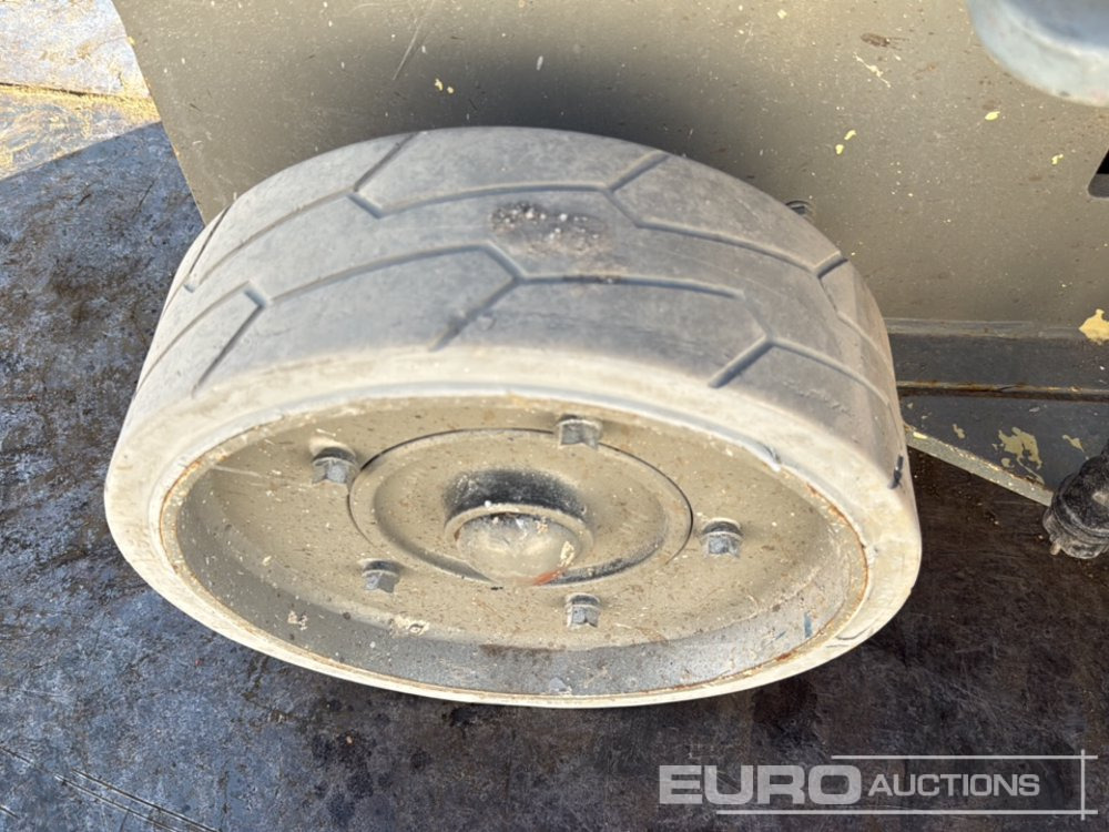 Scissor lift JLG 2630ES: picture 11