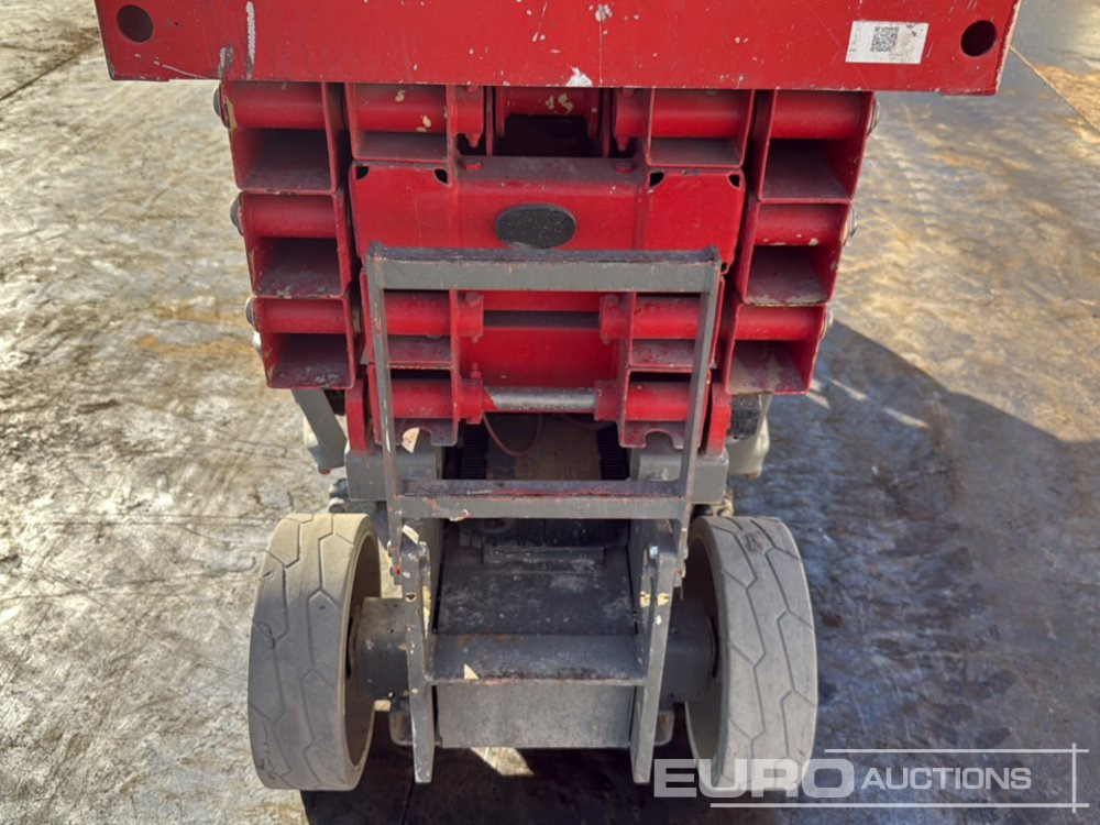 Scissor lift JLG 2630ES: picture 13