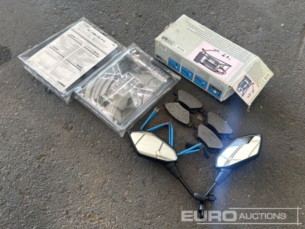 Set of Foot Pump, Brake Pads, Adjusting Taper Bolts (2 of), Motorbike Mirror - Construction equipment: picture 2 Set of Foot Pump, Brake Pads, Adjusting Taper Bolts (2 of), Motorbike Mirror - Construction equipment: picture 2