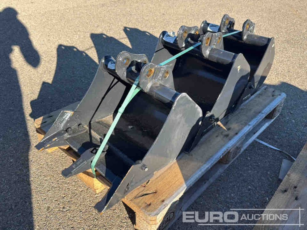 Yanmar Bucket GGT120BA40450T to Suit 1.5-2 Ton Excavator (S/Ns 1106281, 1106276, 1106288) (3 of) - Bucket: picture 1 Yanmar Bucket GGT120BA40450T to Suit 1.5-2 Ton Excavator (S/Ns 1106281, 1106276, 1106288) (3 of) - Bucket: picture 1