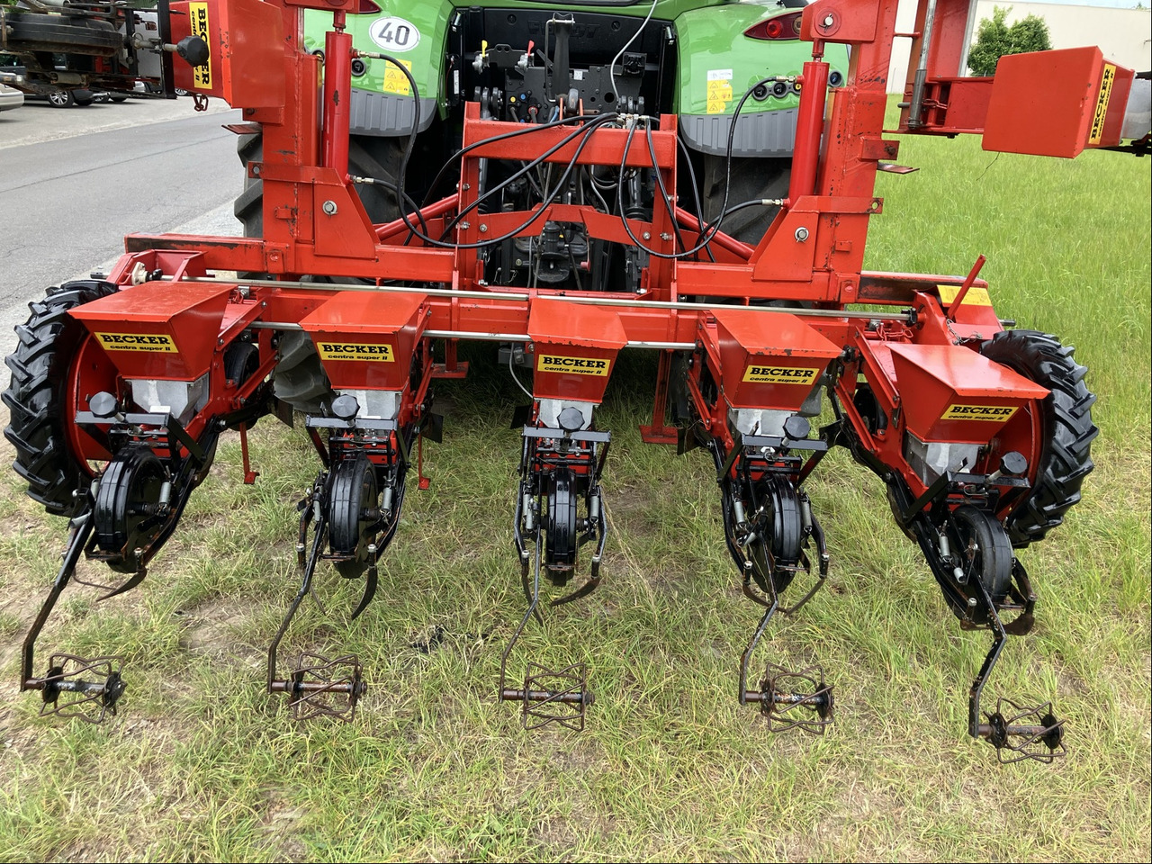 Becker Rübendrille 12 Reihen - Seed drill: picture 1 Becker Rübendrille 12 Reihen - Seed drill: picture 1