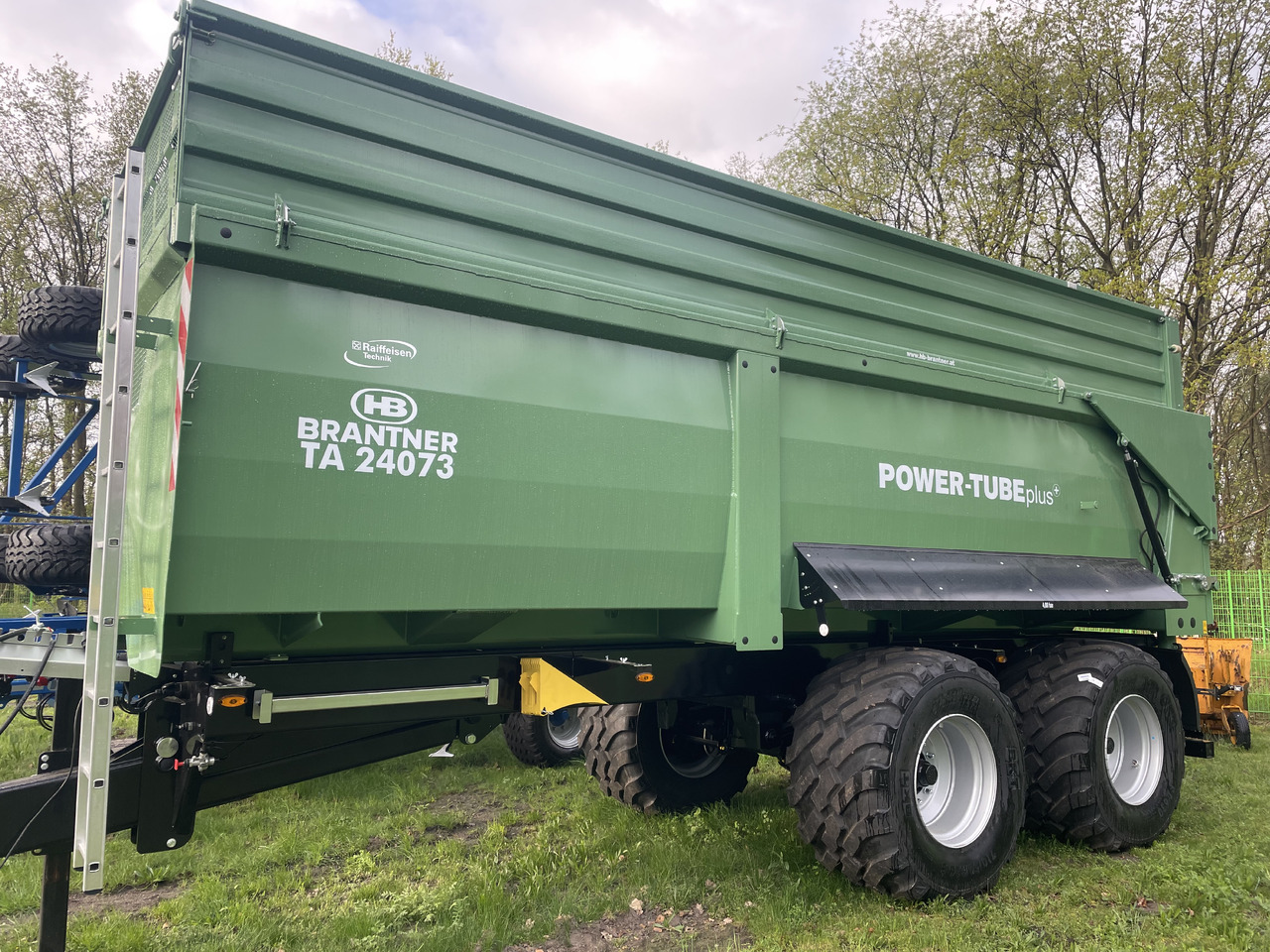 Brantner TA 24073/2 POWER-TUBE - Farm tipping trailer/ Dumper: picture 1 Brantner TA 24073/2 POWER-TUBE - Farm tipping trailer/ Dumper: picture 1