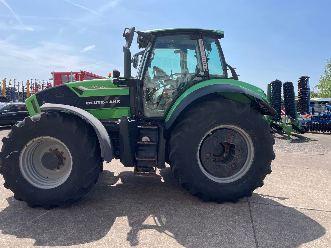 Deutz-Fahr Agrotron 7250 TTV - Farm tractor: picture 1 Deutz-Fahr Agrotron 7250 TTV - Farm tractor: picture 1