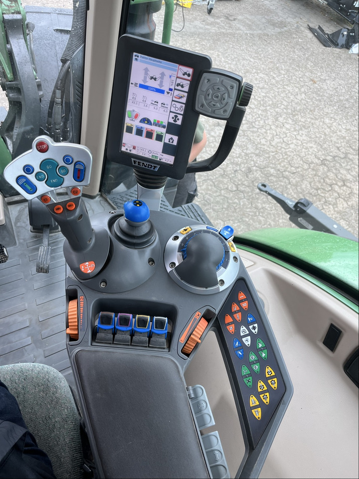 Fendt 716 Vario S4 - Farm tractor: picture 2 Fendt 716 Vario S4 - Farm tractor: picture 2