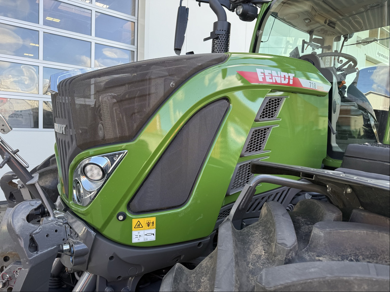 Fendt 718 Vario Gen6 ProfiPlus - Farm tractor: picture 4 Fendt 718 Vario Gen6 ProfiPlus - Farm tractor: picture 4