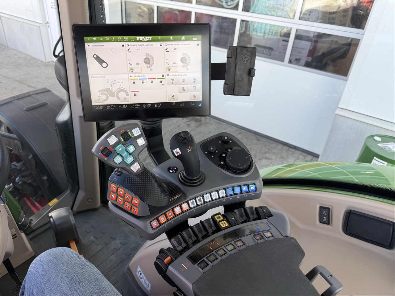 Fendt 718 Vario Gen6 ProfiPlus - Farm tractor: picture 2 Fendt 718 Vario Gen6 ProfiPlus - Farm tractor: picture 2