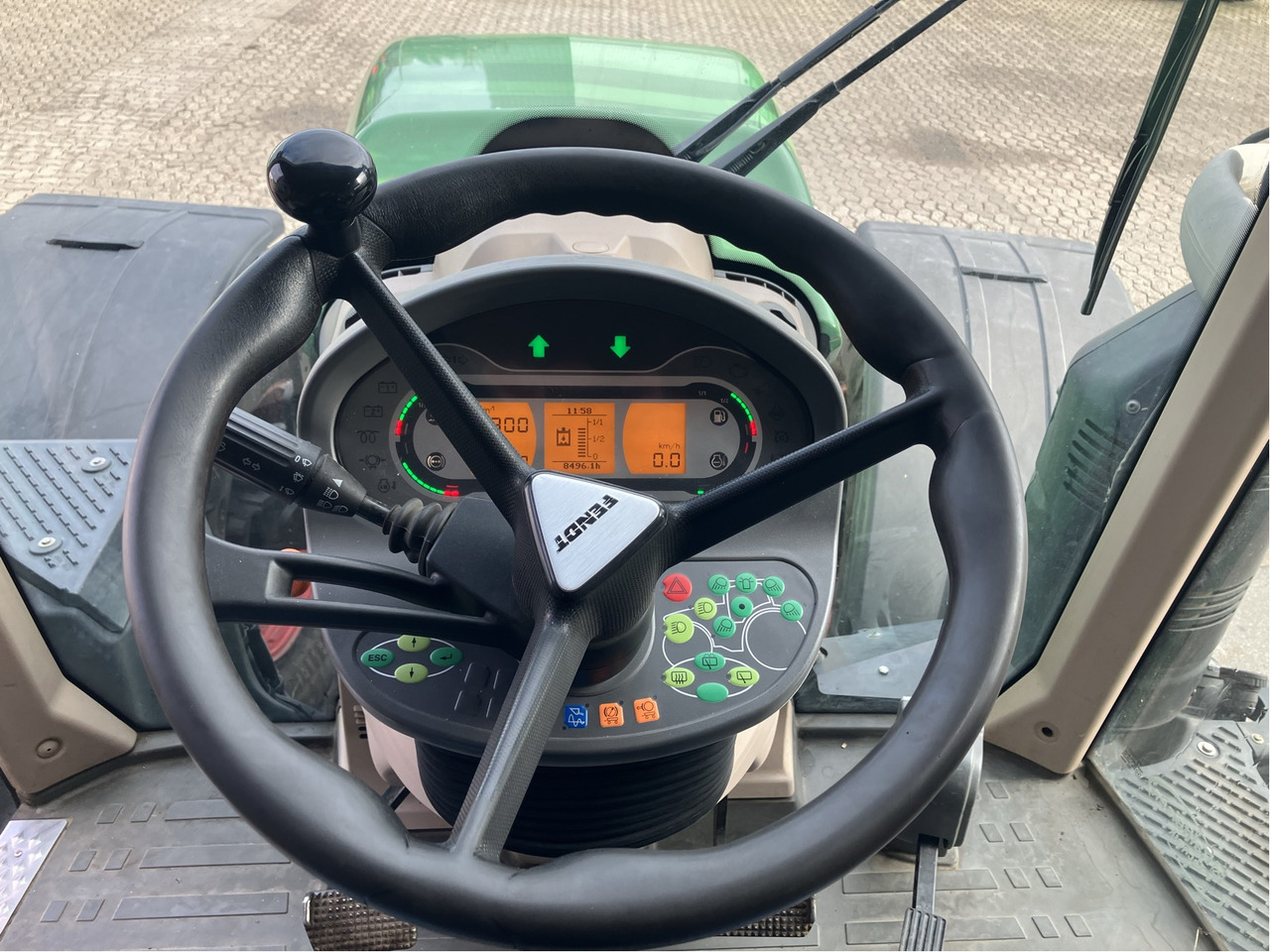 Fendt 718 Vario S4 Power - Farm tractor: picture 4 Fendt 718 Vario S4 Power - Farm tractor: picture 4