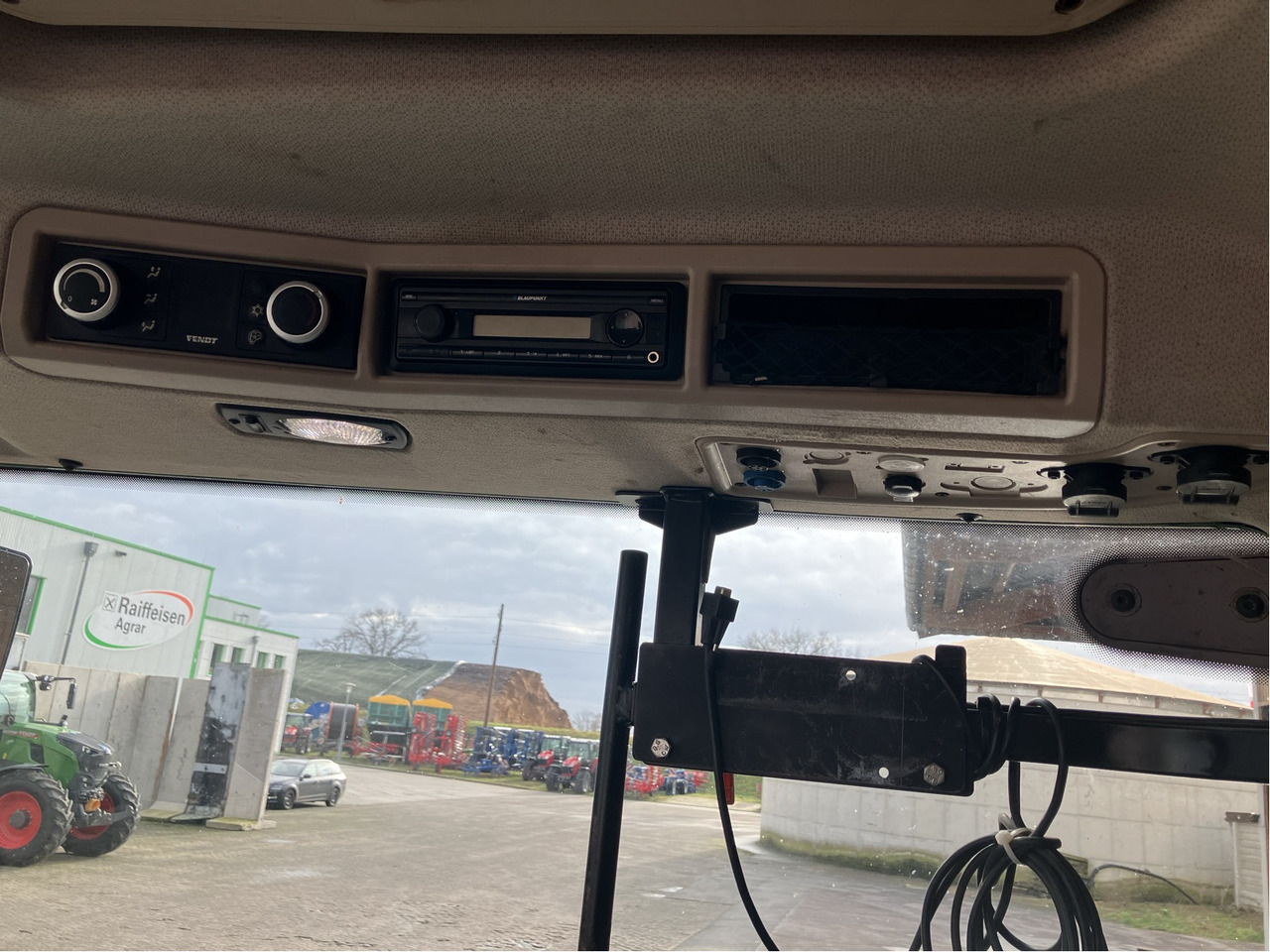 Fendt 718 Vario S4 Power - Farm tractor: picture 2 Fendt 718 Vario S4 Power - Farm tractor: picture 2