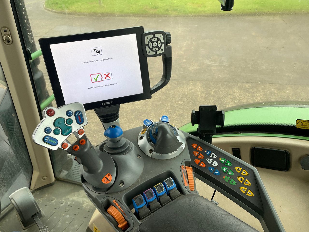 Fendt 718 Vario S4 ProfiPlus - Farm tractor: picture 3 Fendt 718 Vario S4 ProfiPlus - Farm tractor: picture 3