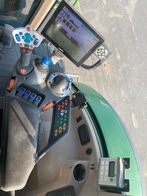 Fendt 724 Vario S4 ProfiPlus - Farm tractor: picture 4 Fendt 724 Vario S4 ProfiPlus - Farm tractor: picture 4