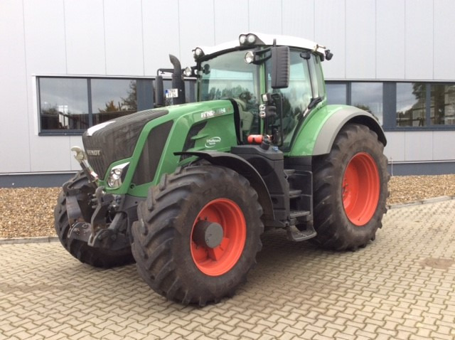 Fendt 824 Vario S4 Profi - Farm tractor: picture 1 Fendt 824 Vario S4 Profi - Farm tractor: picture 1