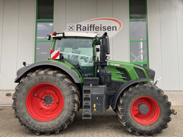 Farm tractor Fendt 828 Vario S4 Profi: picture 12