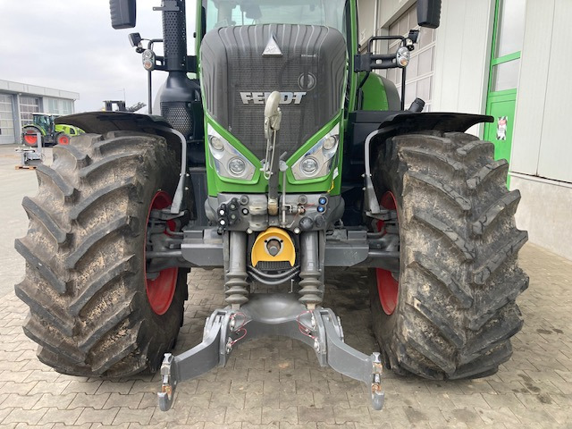 Farm tractor Fendt 828 Vario S4 Profi: picture 10