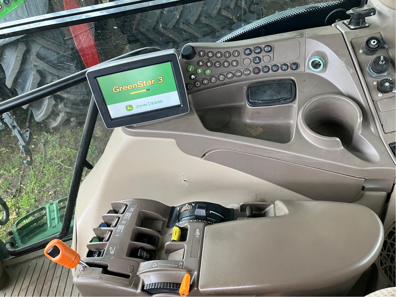 John Deere 6170 R AutoPower - Farm tractor: picture 3 John Deere 6170 R AutoPower - Farm tractor: picture 3