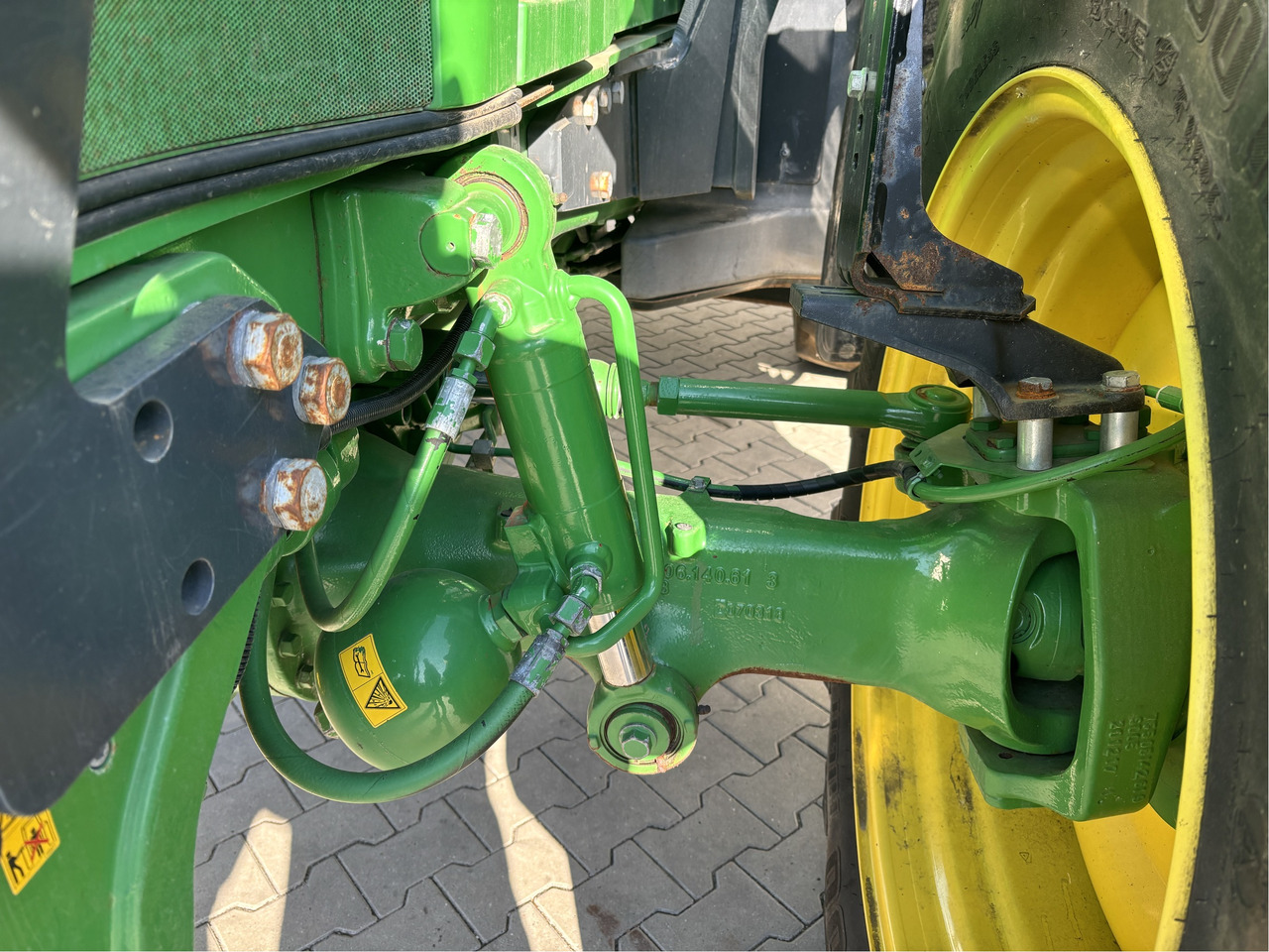 John Deere 6230 R - Farm tractor: picture 5 John Deere 6230 R - Farm tractor: picture 5