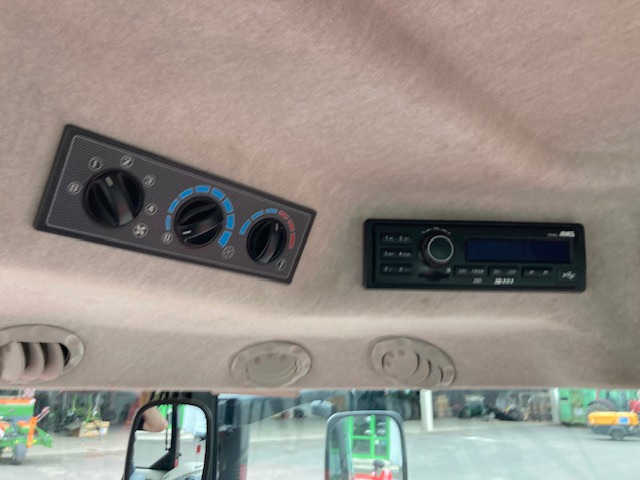 Massey Ferguson 7716 Dyna-6 - Farm tractor: picture 4 Massey Ferguson 7716 Dyna-6 - Farm tractor: picture 4