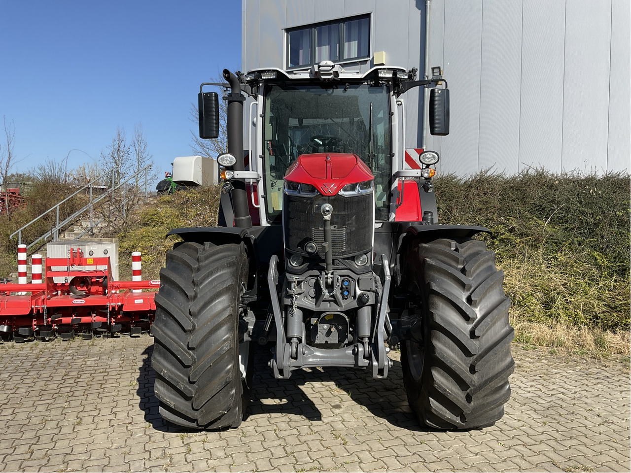 Massey Ferguson 8S.305 Dyna-VT EXCLUSIVE - Farm tractor: picture 5 Massey Ferguson 8S.305 Dyna-VT EXCLUSIVE - Farm tractor: picture 5