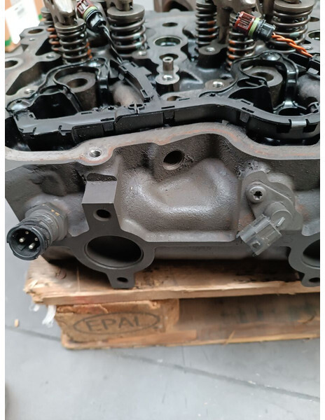 DAF XF 105 oe 1795284 EURO 5 2 SENSORS - Cylinder block for Truck: picture 3 DAF XF 105 oe 1795284 EURO 5 2 SENSORS - Cylinder block for Truck: picture 3