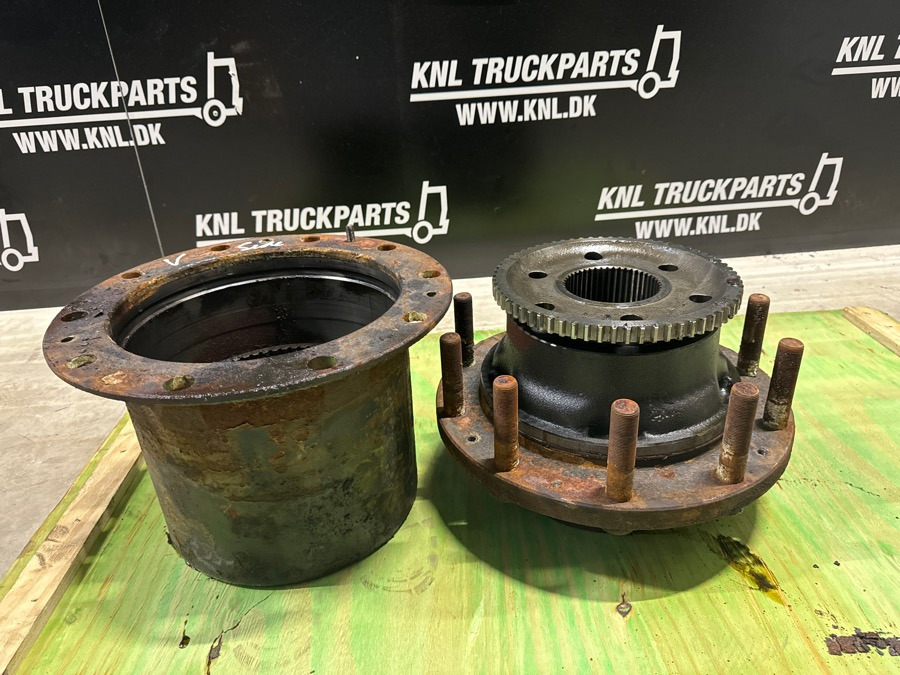 IVECO HUB + HUBREDUCTION - Wheel hub for Truck: picture 1 IVECO HUB + HUBREDUCTION - Wheel hub for Truck: picture 1