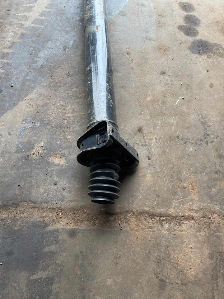 MAN PROPSHAFT 81.39111-6125 - Propeller shaft for Truck: picture 2 MAN PROPSHAFT 81.39111-6125 - Propeller shaft for Truck: picture 2