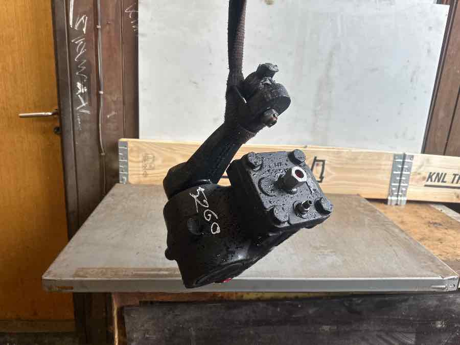MAN STEERING GEAR 85.46200-6007 - Steering for Truck: picture 2 MAN STEERING GEAR 85.46200-6007 - Steering for Truck: picture 2