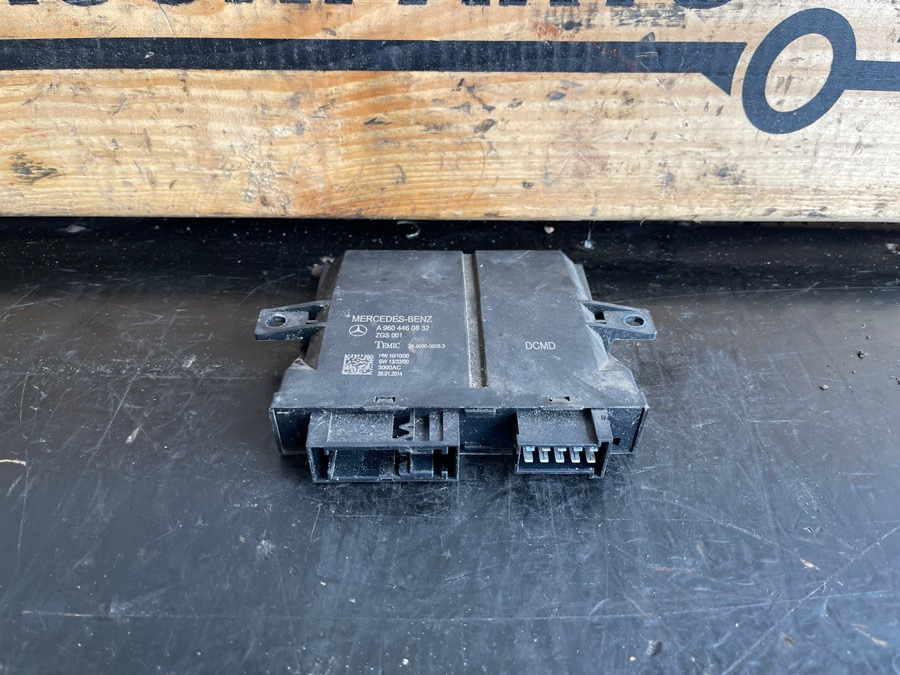 MERCEDES DOOR ECU A9604460832 - Electrical system for Truck: picture 1 MERCEDES DOOR ECU A9604460832 - Electrical system for Truck: picture 1