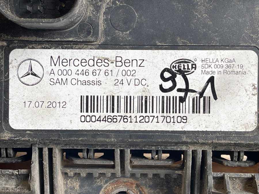 MERCEDES ECU SAM A0004466761 - Electrical system for Truck: picture 3 MERCEDES ECU SAM A0004466761 - Electrical system for Truck: picture 3