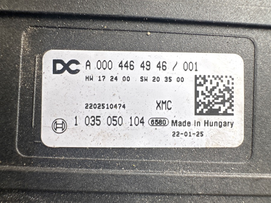 MERCEDES ECU XMC A0004464946 - Electrical system for Truck: picture 3 MERCEDES ECU XMC A0004464946 - Electrical system for Truck: picture 3