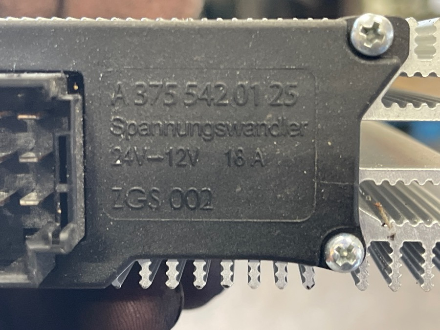 MERCEDES VOLTAGE CONVERTER A3755420125 - Electrical system for Truck: picture 2 MERCEDES VOLTAGE CONVERTER A3755420125 - Electrical system for Truck: picture 2