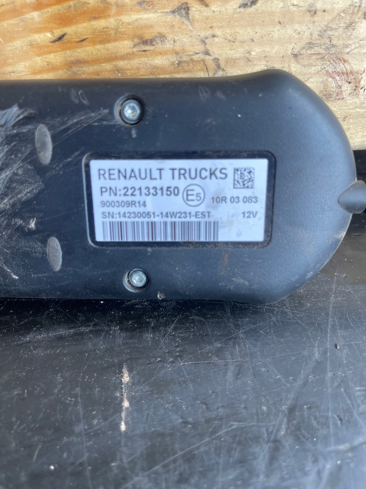 RENAULT REMOTE PANEL 7422133150 - Cab and interior for Truck: picture 2 RENAULT REMOTE PANEL 7422133150 - Cab and interior for Truck: picture 2