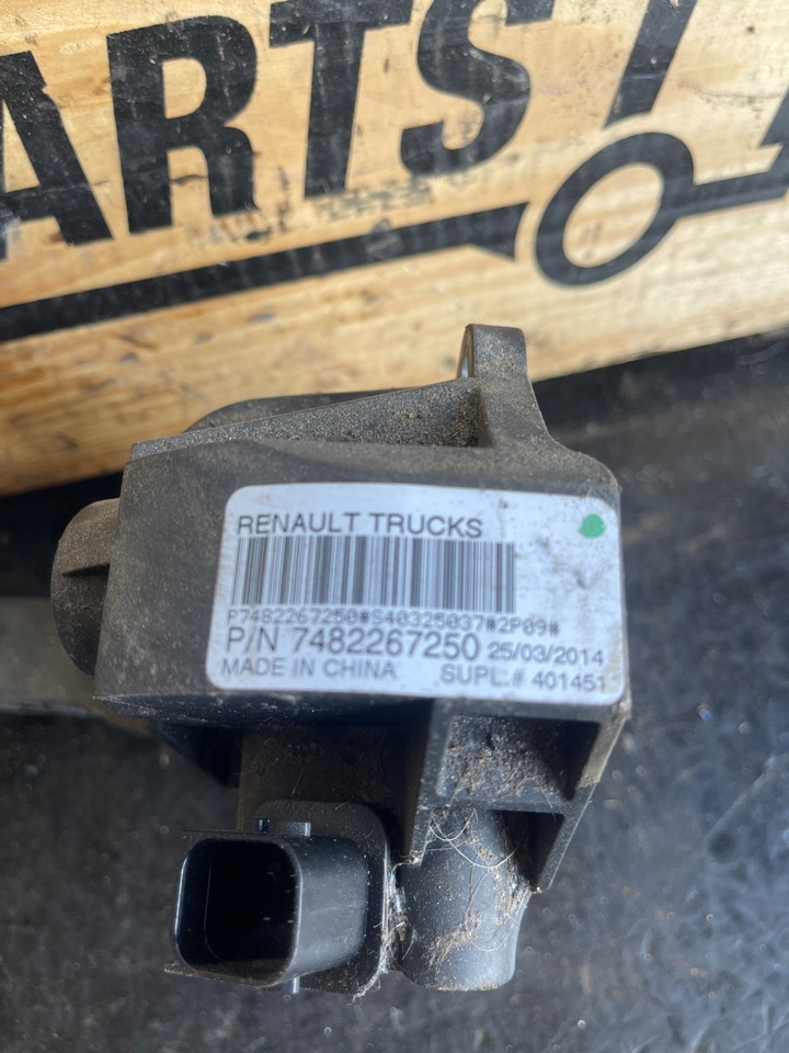 RENAULT SPEEDER PEDAL 7482267250 - Cab and interior for Truck: picture 2 RENAULT SPEEDER PEDAL 7482267250 - Cab and interior for Truck: picture 2