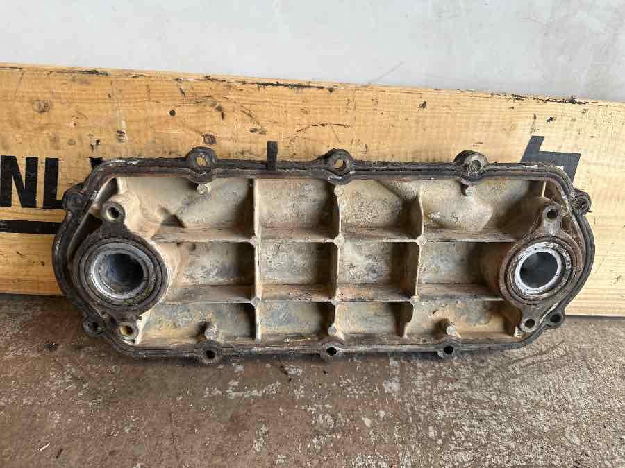 SCANIA ENGINE COVER 1445512 - Engine and parts for Truck: picture 2 SCANIA ENGINE COVER 1445512 - Engine and parts for Truck: picture 2