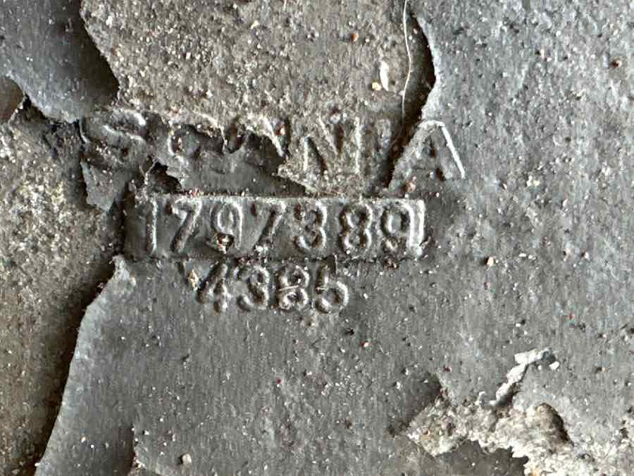 SCANIA ENGINE COVER 1797389 - Engine and parts for Truck: picture 3 SCANIA ENGINE COVER 1797389 - Engine and parts for Truck: picture 3