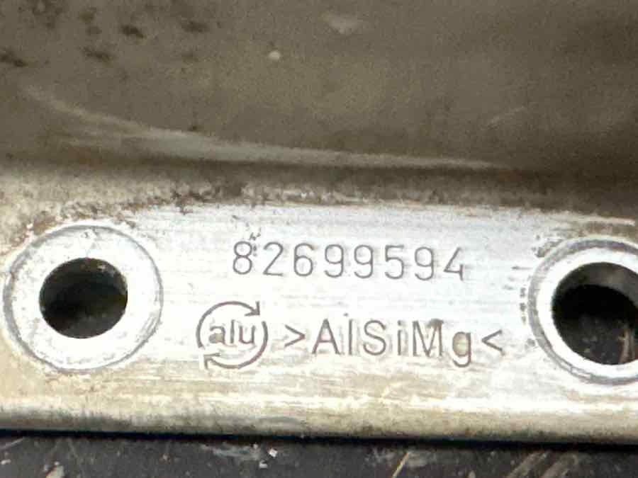 VOLVO BUMPER BRACKET 82699594 - Frame/ Chassis for Truck: picture 3 VOLVO BUMPER BRACKET 82699594 - Frame/ Chassis for Truck: picture 3