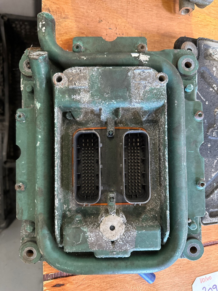 VOLVO ECU 20977019 PO3 - ECU for Truck: picture 2 VOLVO ECU 20977019 PO3 - ECU for Truck: picture 2