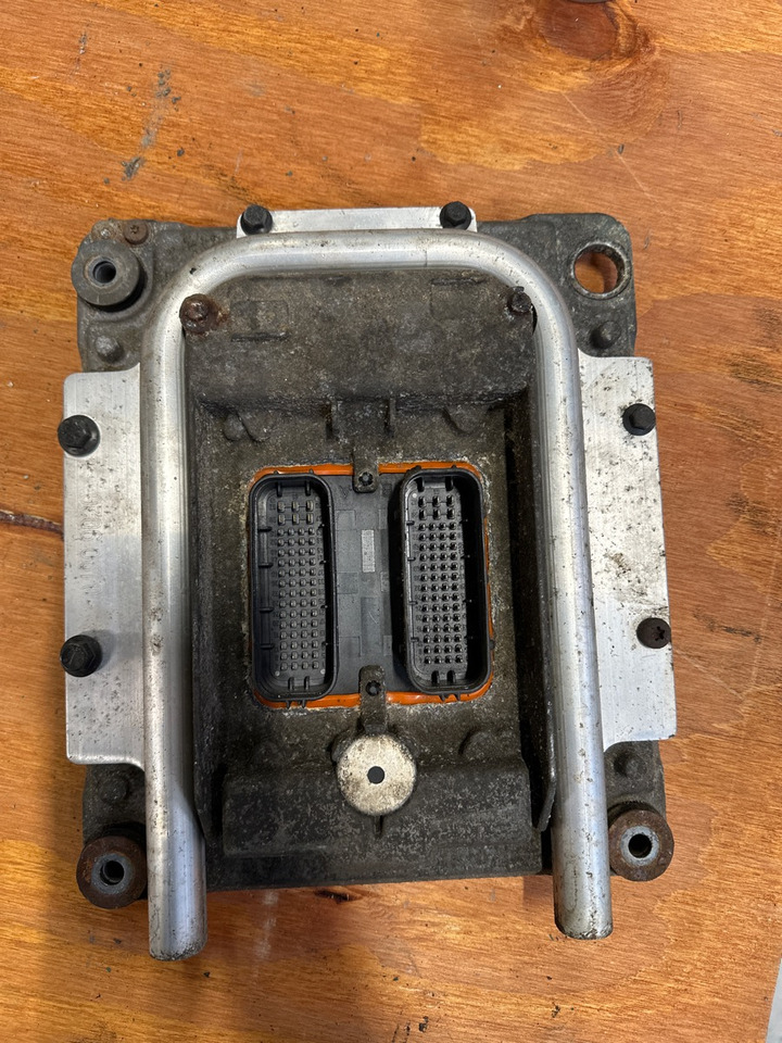 VOLVO ECU 60100007 PO3 - ECU for Truck: picture 2 VOLVO ECU 60100007 PO3 - ECU for Truck: picture 2