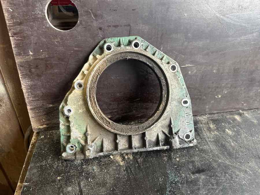 VOLVO ENGINE COVER 20777236 - Engine and parts for Truck: picture 1 VOLVO ENGINE COVER 20777236 - Engine and parts for Truck: picture 1