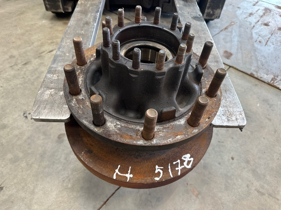 VOLVO HUB 22037077 - Wheel hub for Truck: picture 1 VOLVO HUB 22037077 - Wheel hub for Truck: picture 1
