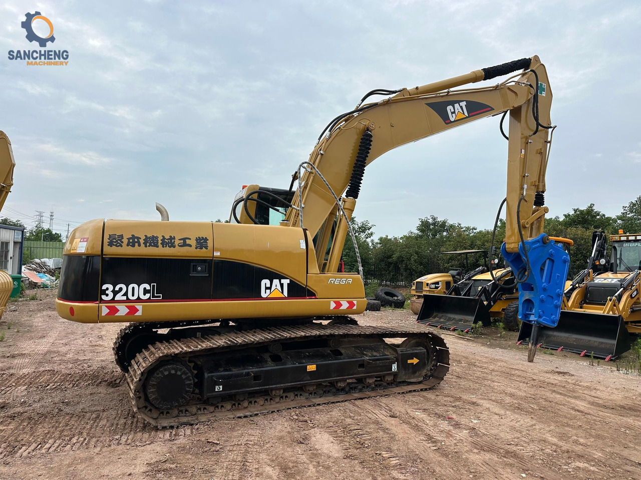 CAT 320CL with hammer crawler excavator - Crawler excavator: picture 3 CAT 320CL with hammer crawler excavator - Crawler excavator: picture 3