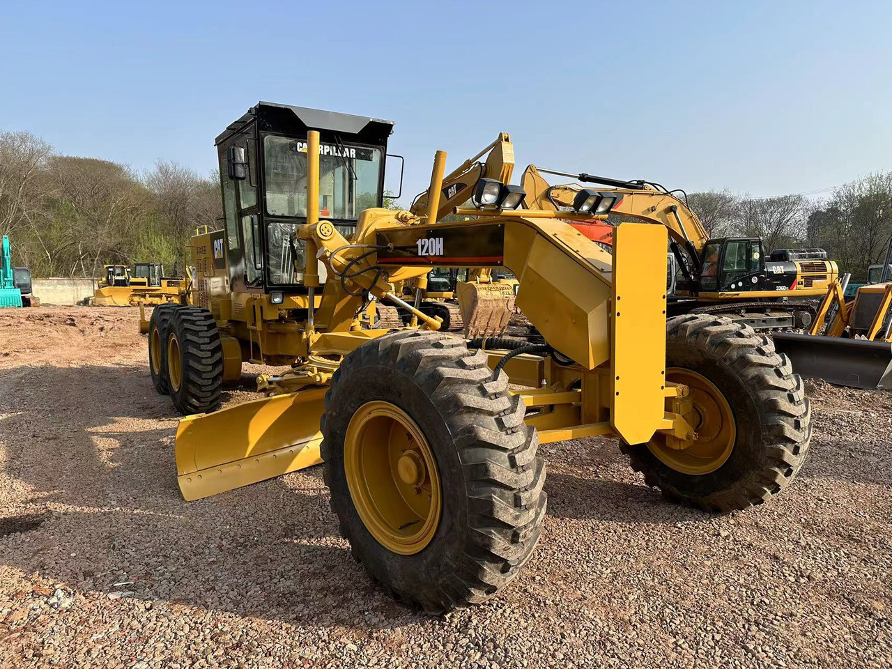 CATERPILLAR 120H - Grader: picture 5 CATERPILLAR 120H - Grader: picture 5
