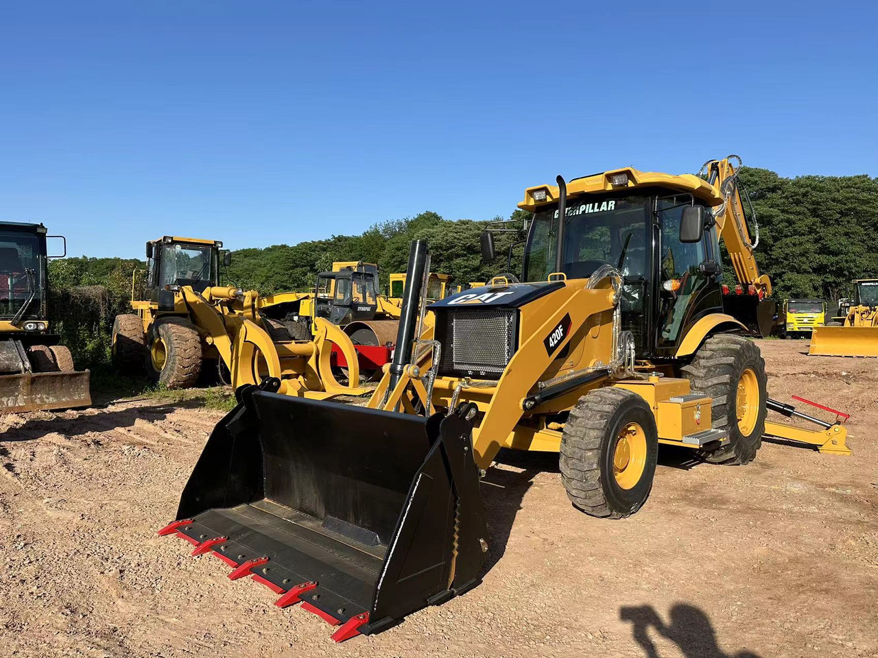 CATERPILLAR 420F2 - Backhoe loader: picture 1 CATERPILLAR 420F2 - Backhoe loader: picture 1