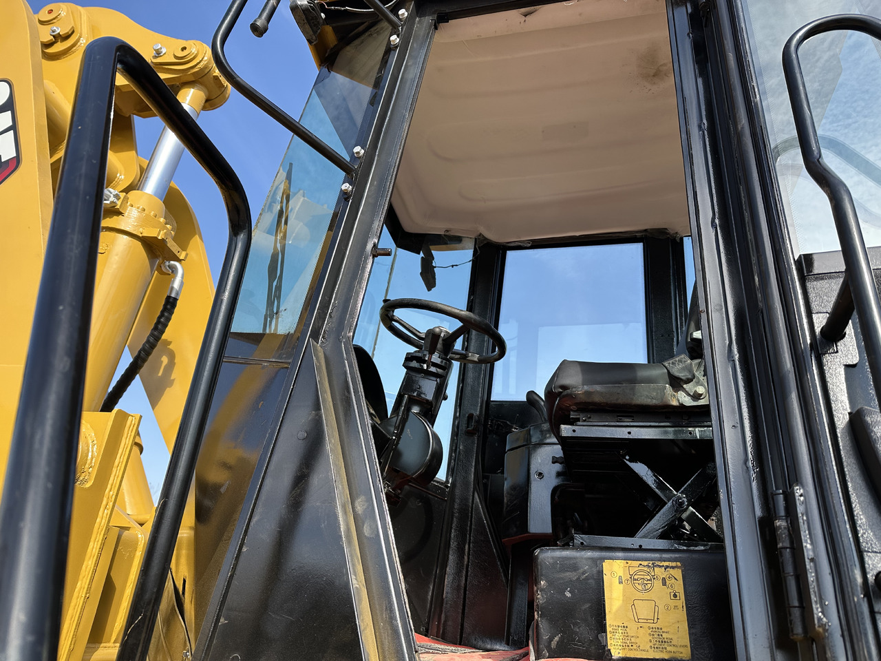 Wheel loader CATERPILLAR 966H: picture 11