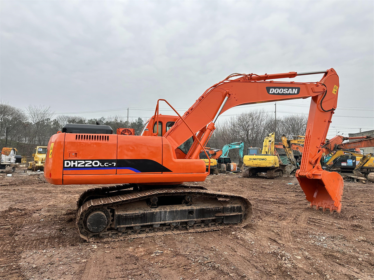 DOOSAN DH220 excavator - Crawler excavator: picture 2 DOOSAN DH220 excavator - Crawler excavator: picture 2