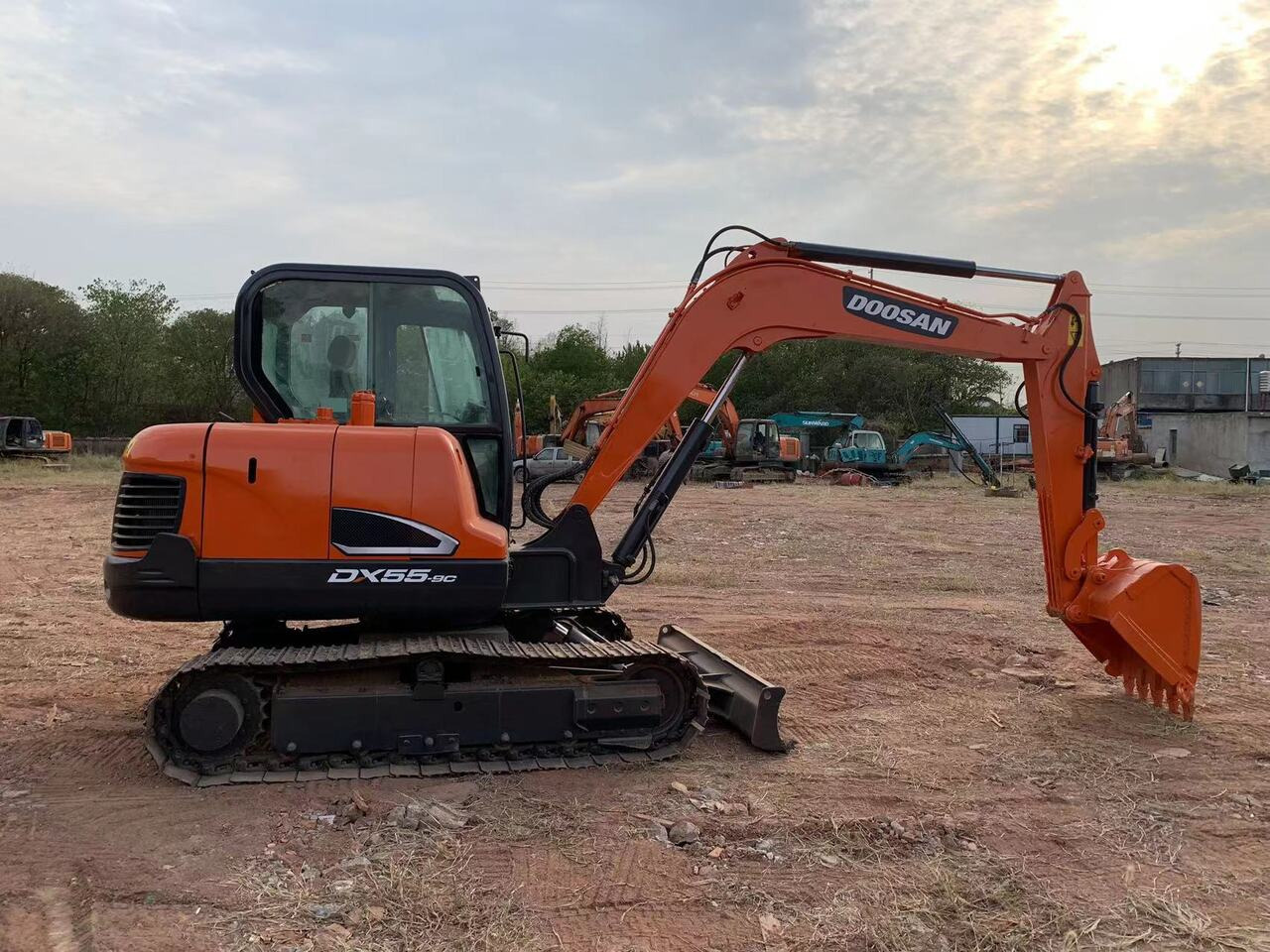 DOOSAN DX55 - Excavator: picture 1 DOOSAN DX55 - Excavator: picture 1