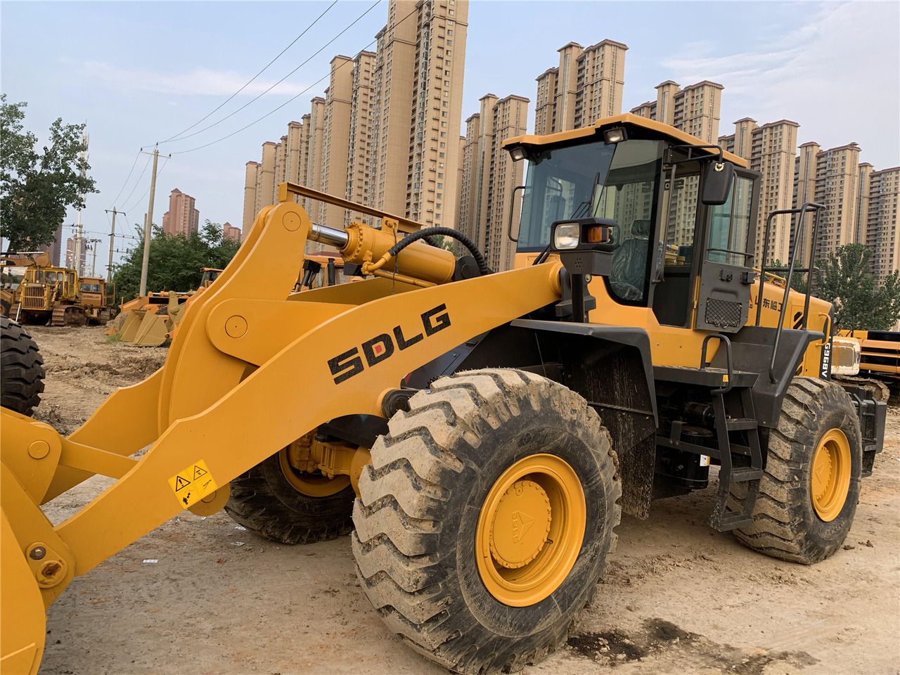 SDLG LG968V - Wheel loader: picture 3 SDLG LG968V - Wheel loader: picture 3