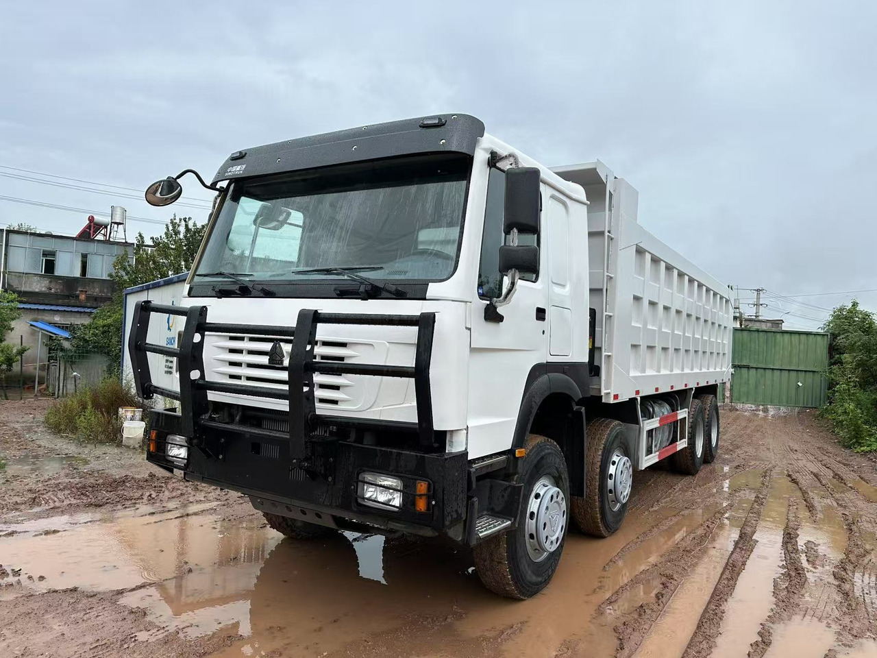 SINOTRUK HOWO 371 with Bumper - Tipper: picture 2 SINOTRUK HOWO 371 with Bumper - Tipper: picture 2